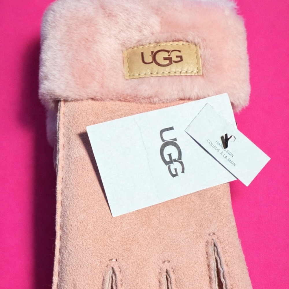 NWT UGG Pink Gloves Size S